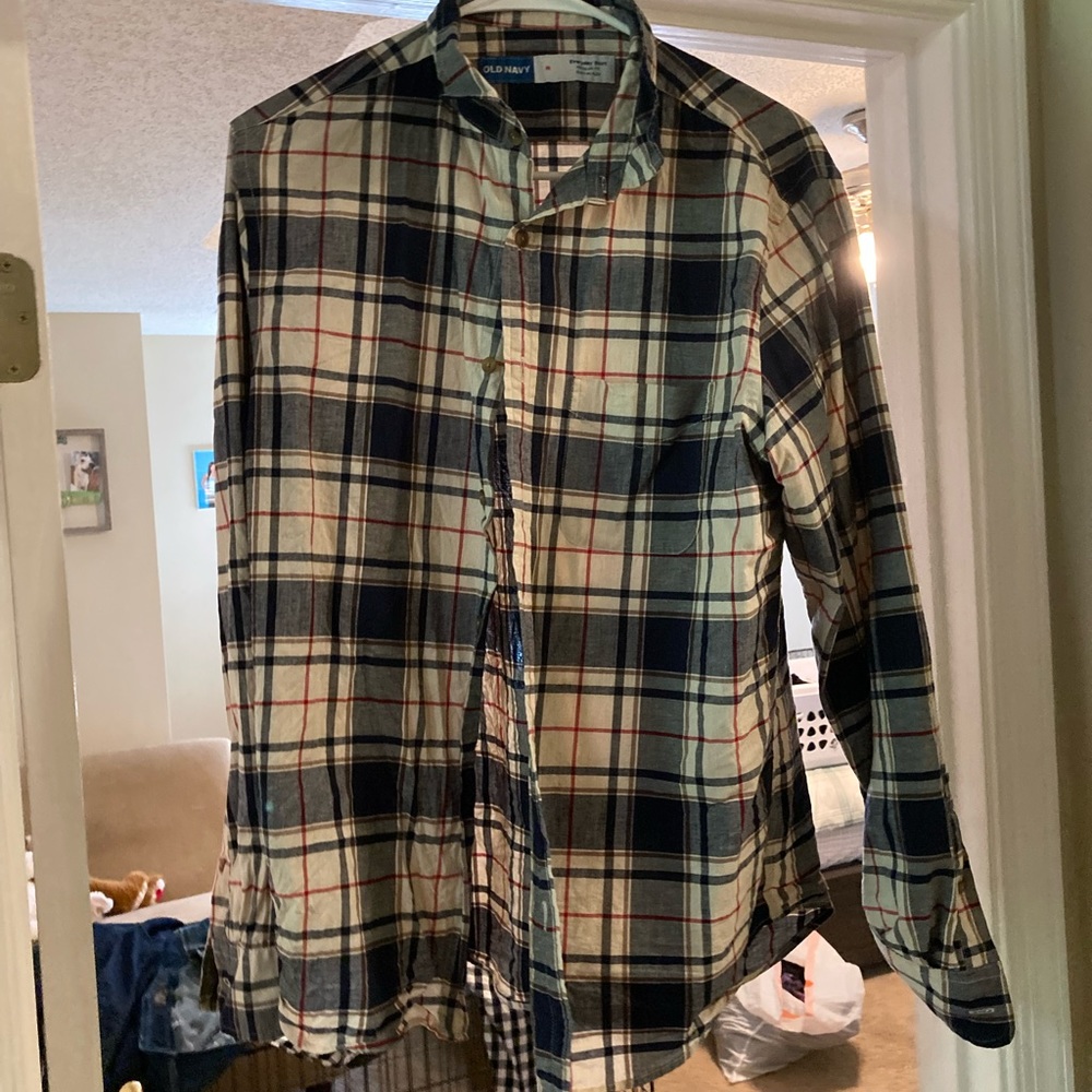 Size M Old Navy Everyday Shirt